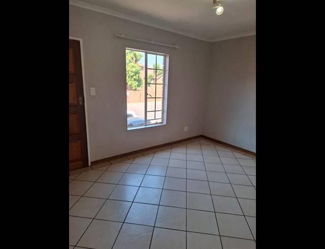 2 BEDROOM APARTMENT FOR SALE IN MORELETAPARK